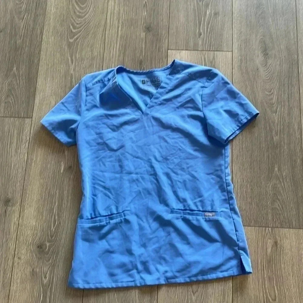 FIGS Scrub Top Two Pocket Light Blueish/Purple Size XS